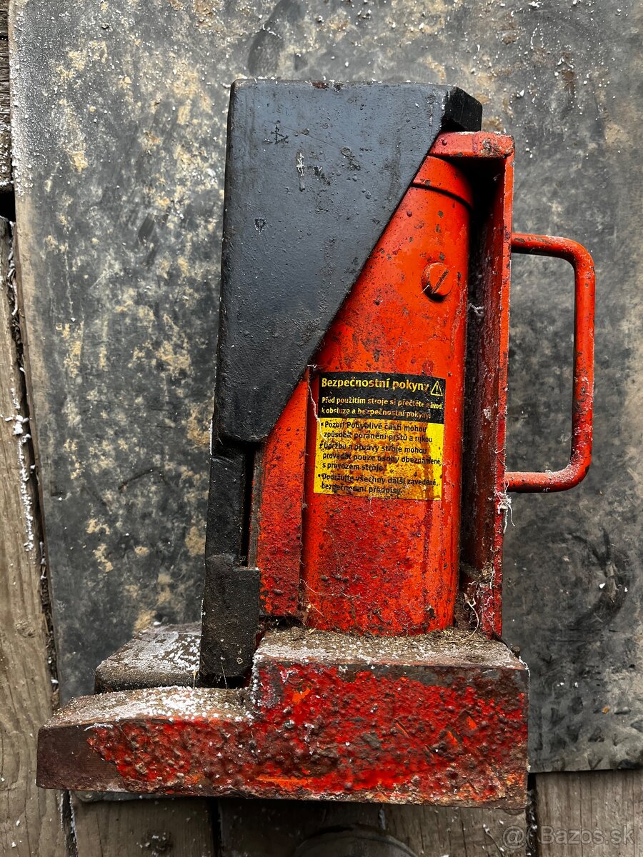 Hydraulicky zdvihak. - 4