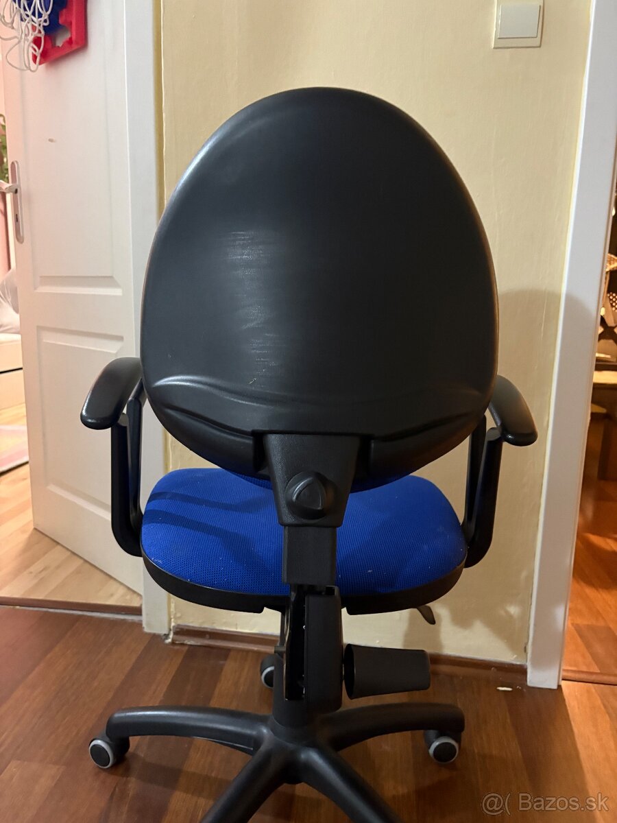 Kancelárska stolička - 4