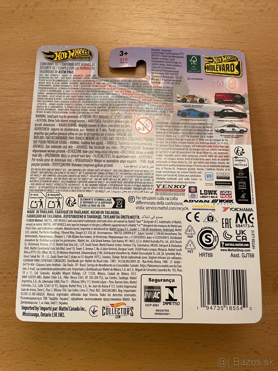 HotWheels Premium Chevrolet Corvair Yenko Stinger - 4