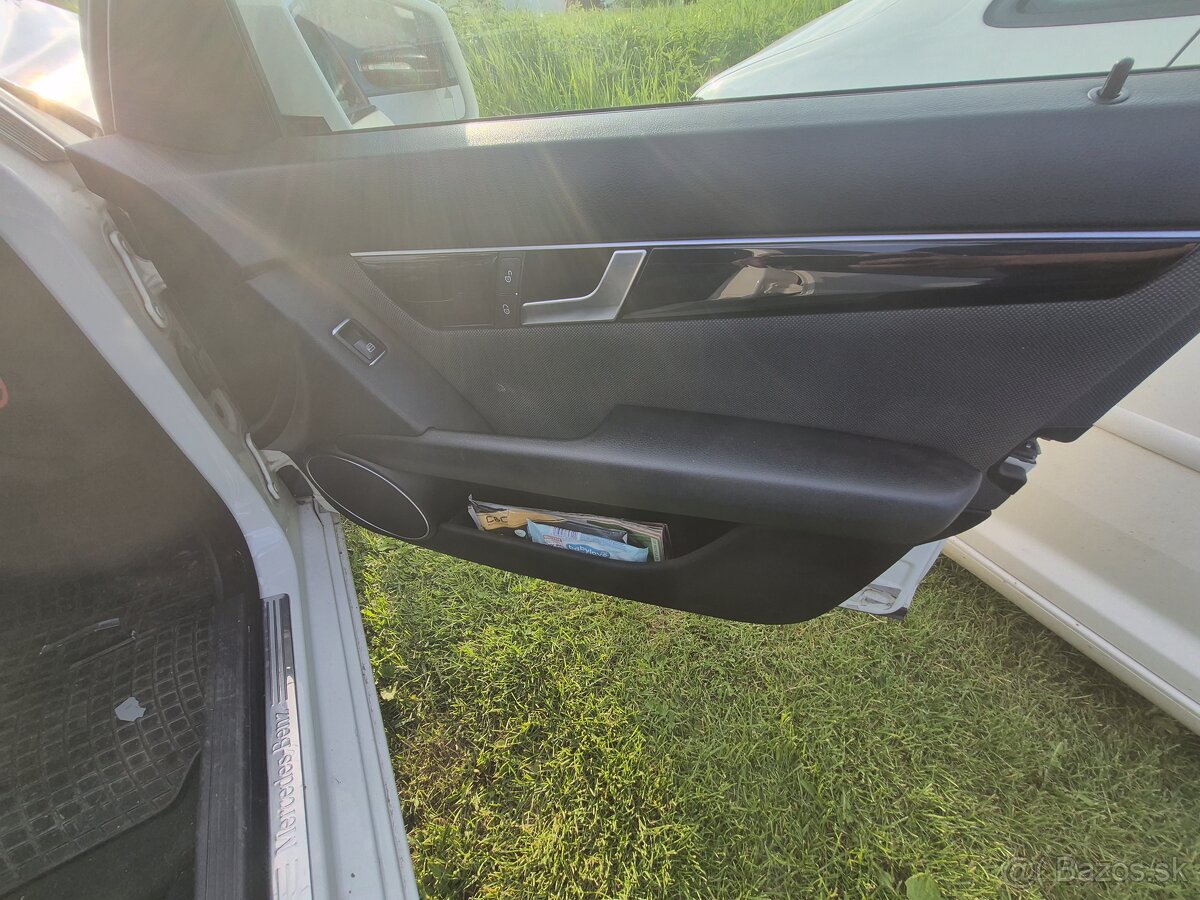 Mercedes Benz C220 - 4
