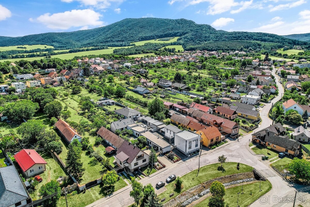 Na predaj komfortný a kvalitne postavený dom, Sološnica - 4