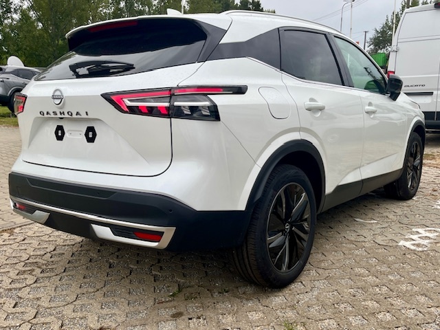 Nový Nissan Qashqai 1.3 DIG-T MHEV X-Tronic Tekna - 4