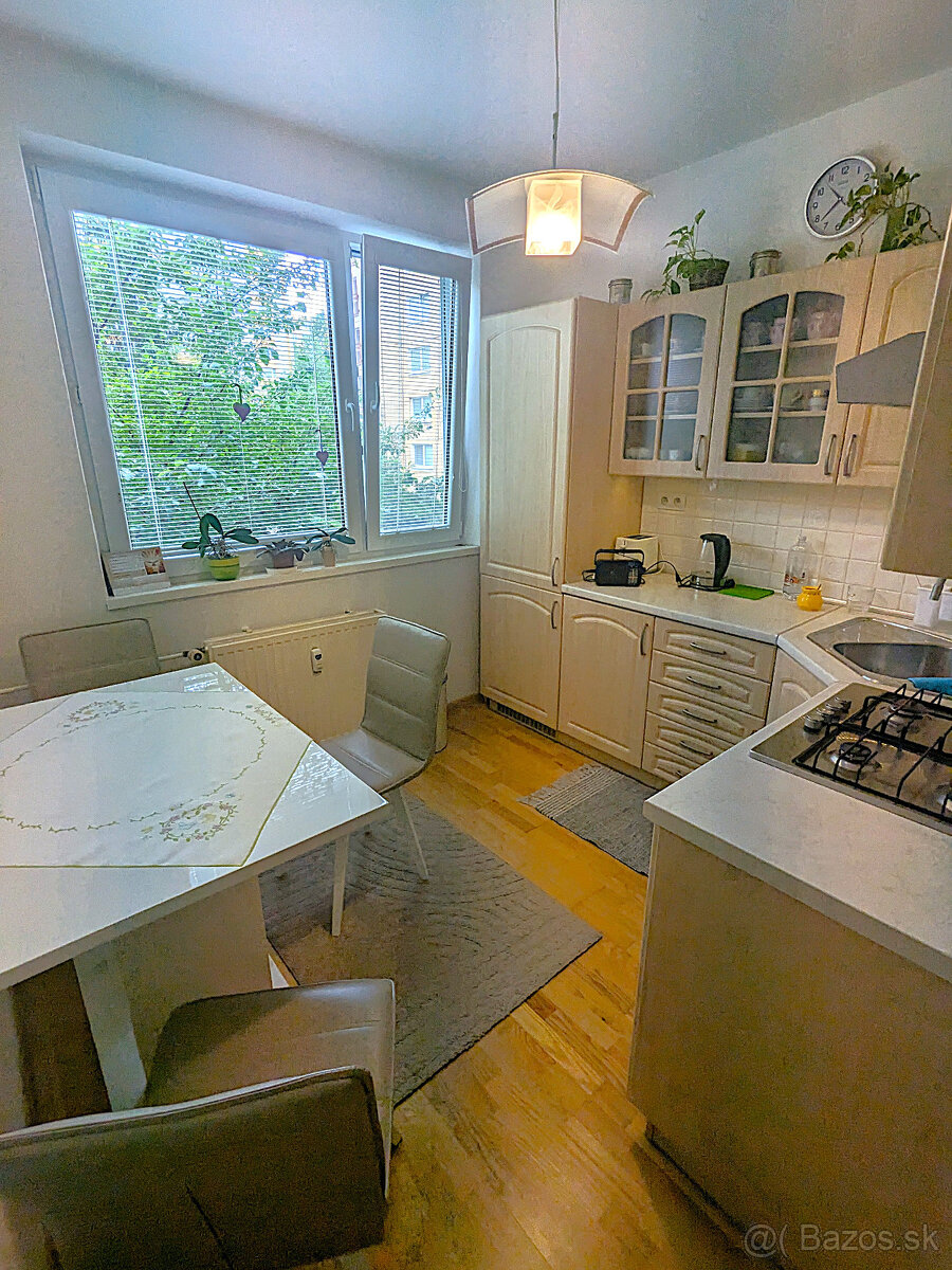 2 izbový Bukurešťská ul. OV, 2p Lo, kompletne rekonštruovaný - 4