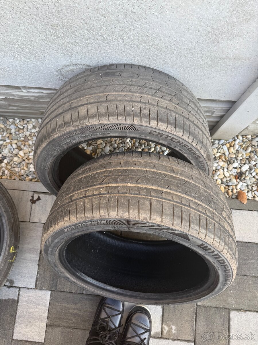 4× letné pneumatiky 18” – 265/35 ZR18 a 225/45 ZR18 - 4