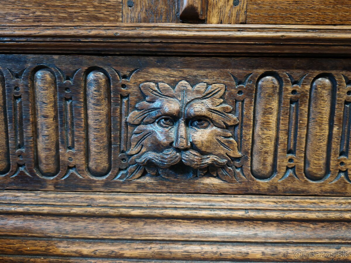 Vitrína / Knižnica - 4