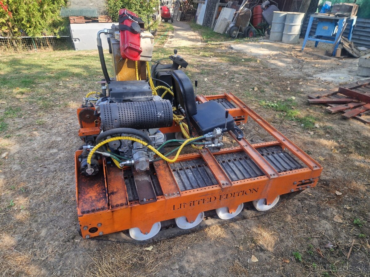 Predám pásový traktor - 4