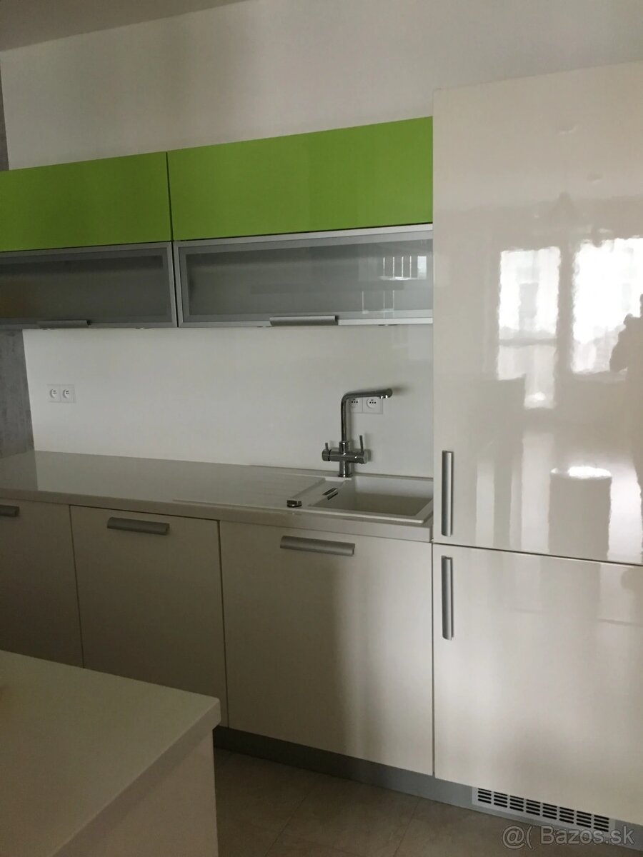 Priestranný 2 iz byt v novostavbe v Ružinove – čiastočne zar - 4