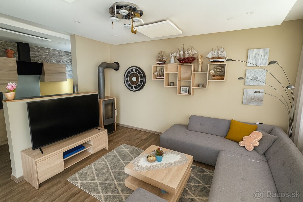 Krásny dom s bazénom, garážou a altánkom ZNÍŽENÁ CENA - 4