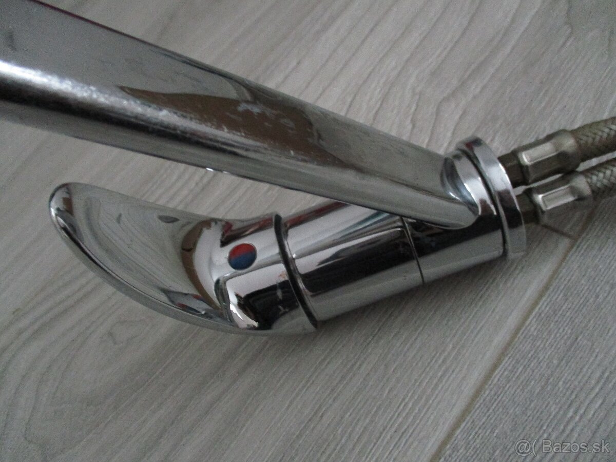 kuchynskú pákovú vodovodnú batériu a s dvomi batériovými pre - 4