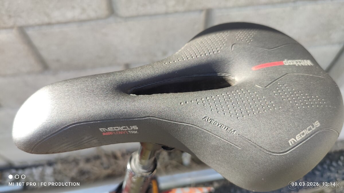 Crussis e- Atland 7.5 - 4