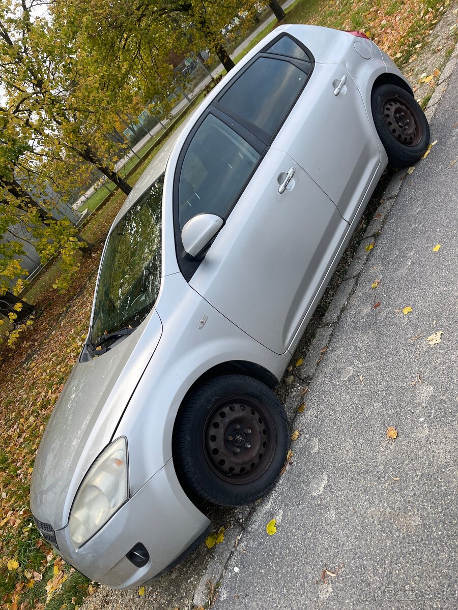 Kia cee’d 1.4 petrol 2008 - 4