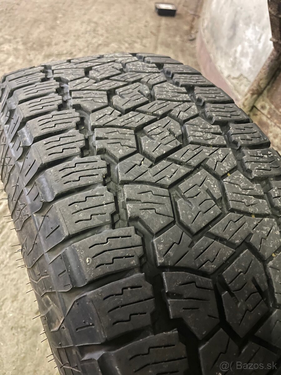 Toyo open country at2 255/70 r18 90% - 4