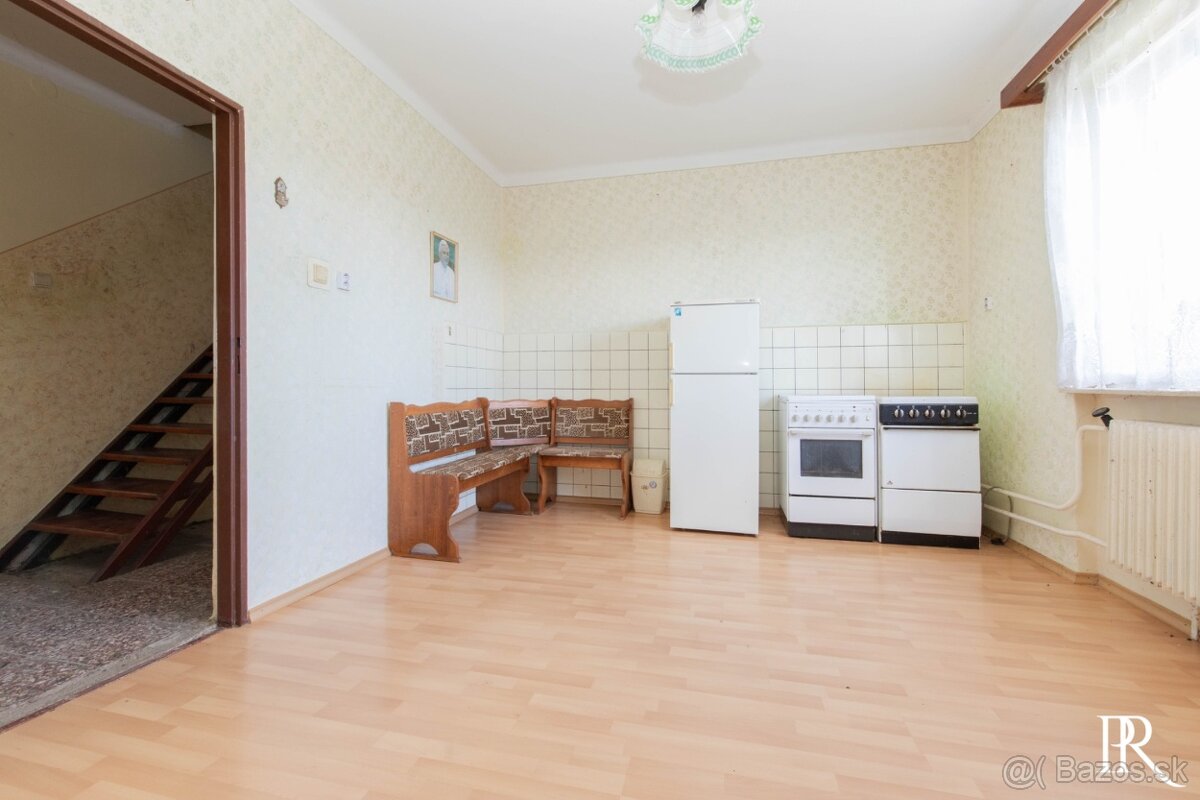 PREDAJ 5 IZBOVÝ RODINNÝ DOM S ROZSIAHLYM POZEMKOM - 4