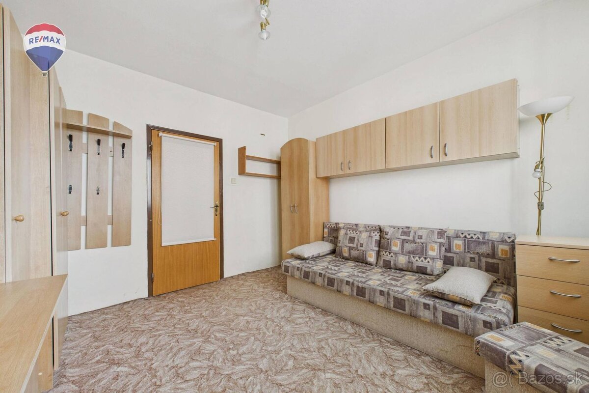 TOP PREDAJ - 3-izb. byt - SKVELÁ DISPOZÍCIA - NA REKONŠTRUKC - 4