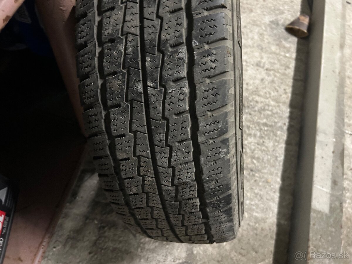 215/70r15c - 4