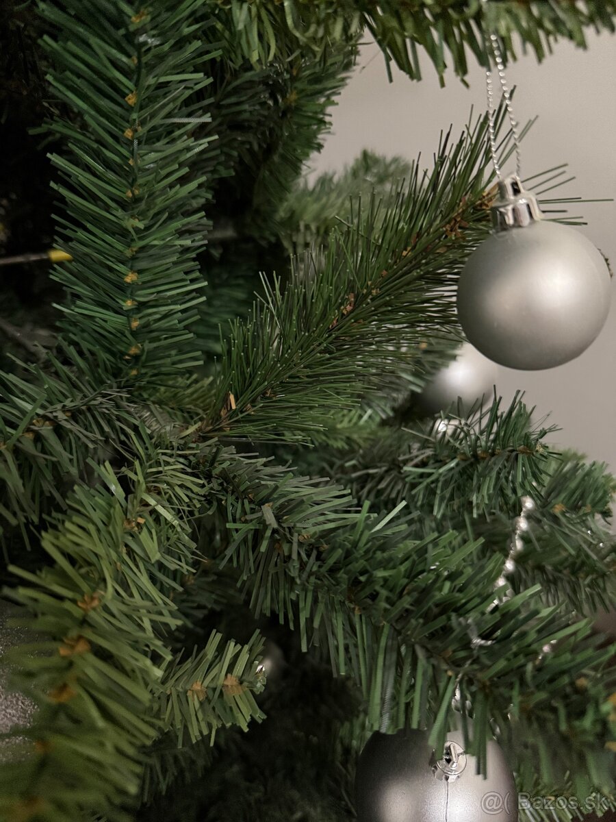 Vianočný stromček 180 cm - 4