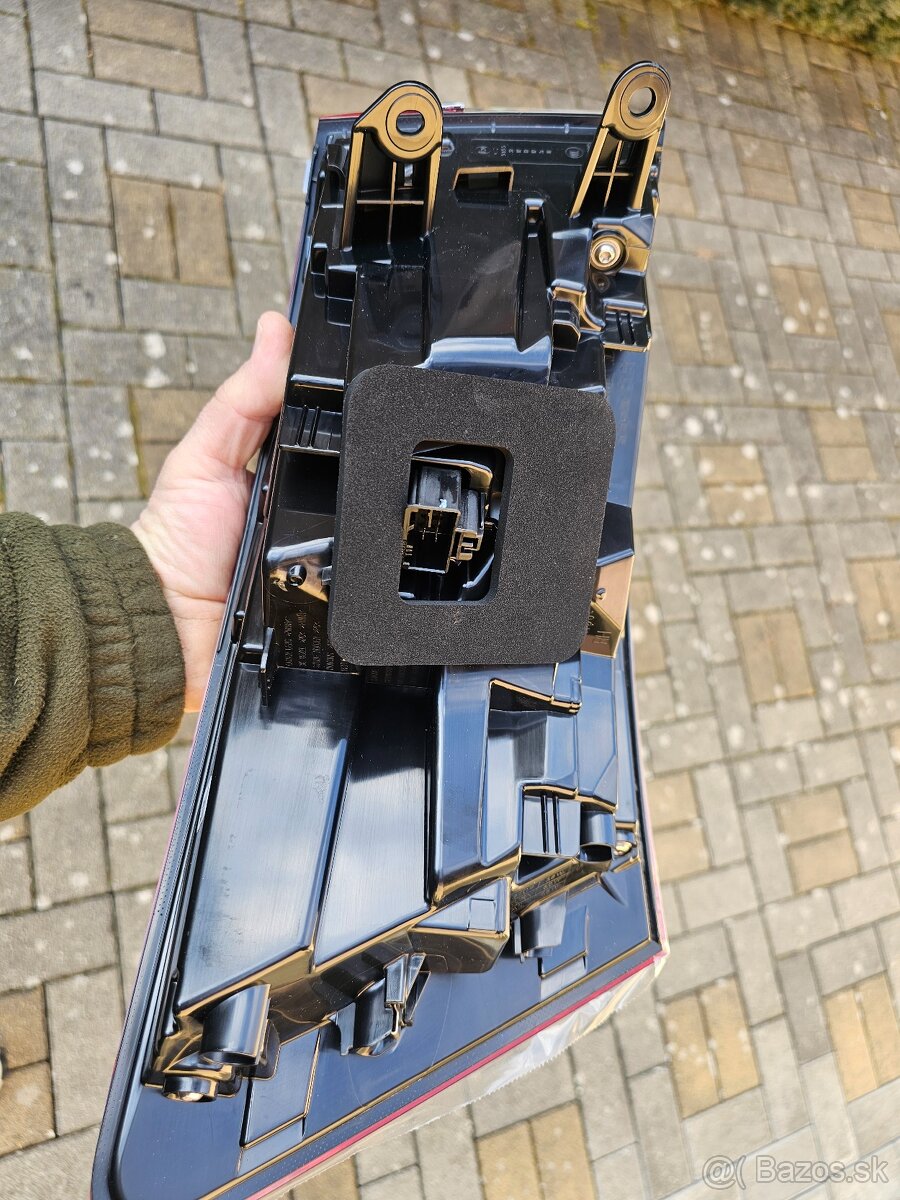 Zadne led svetlo škoda supeb 3 combi - 4