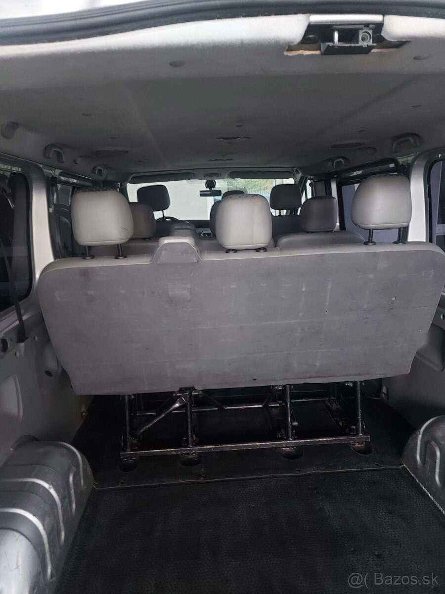 Renault Trafic BUS 2.0 dCi 115k L2H1P2 Passenger 9m - 4