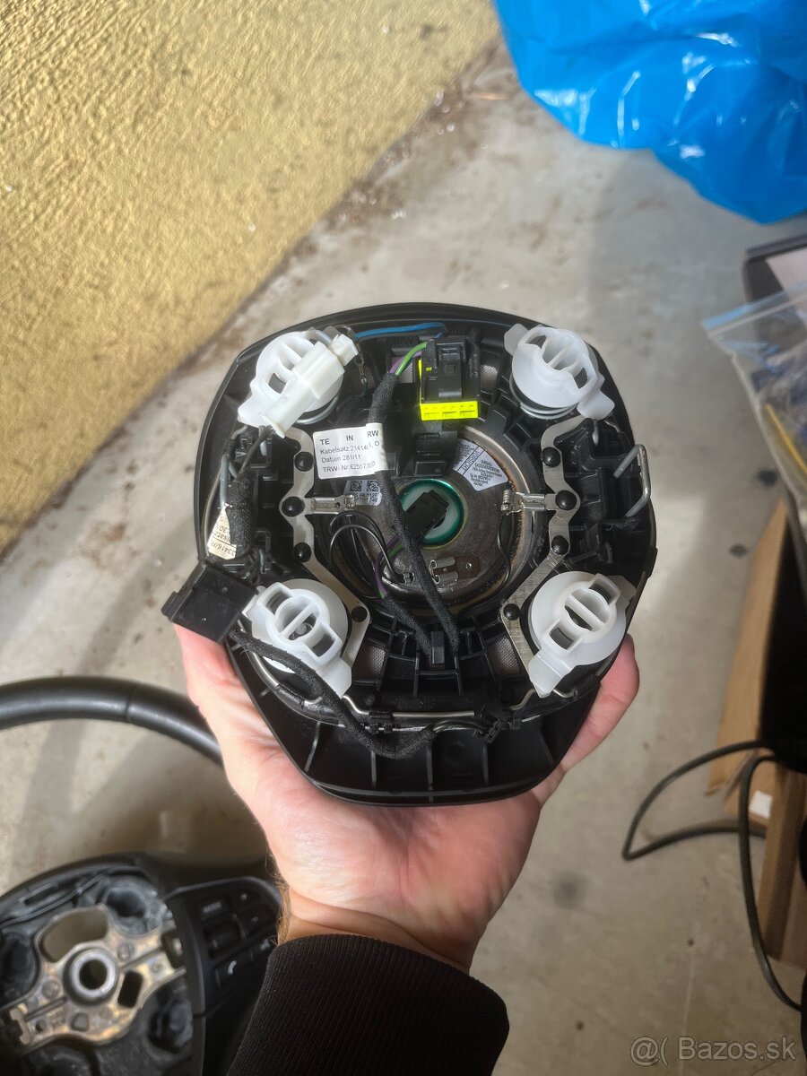 Volant z BMW F30 - 4