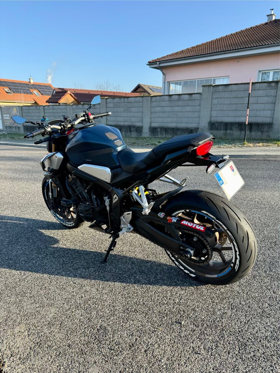 Honda CB650R - 4