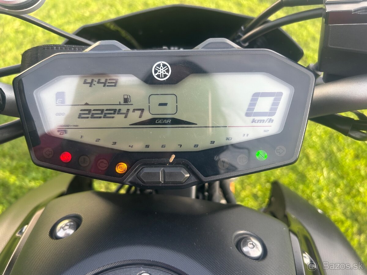 Yamaha MT 07 - 4