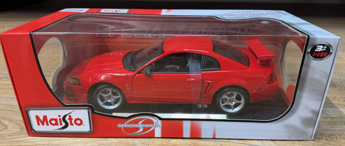Ford Mustang - modely II. 1:18 - 4