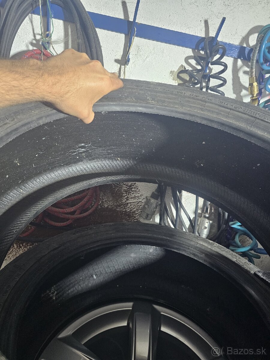 235/45 r17 - 4