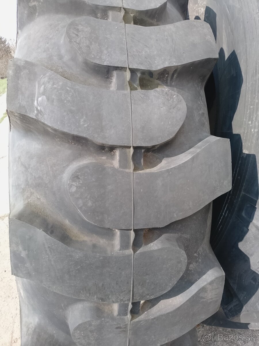 Pneu,plašť 21,00-28,570-711.24 PR,ussr - 4