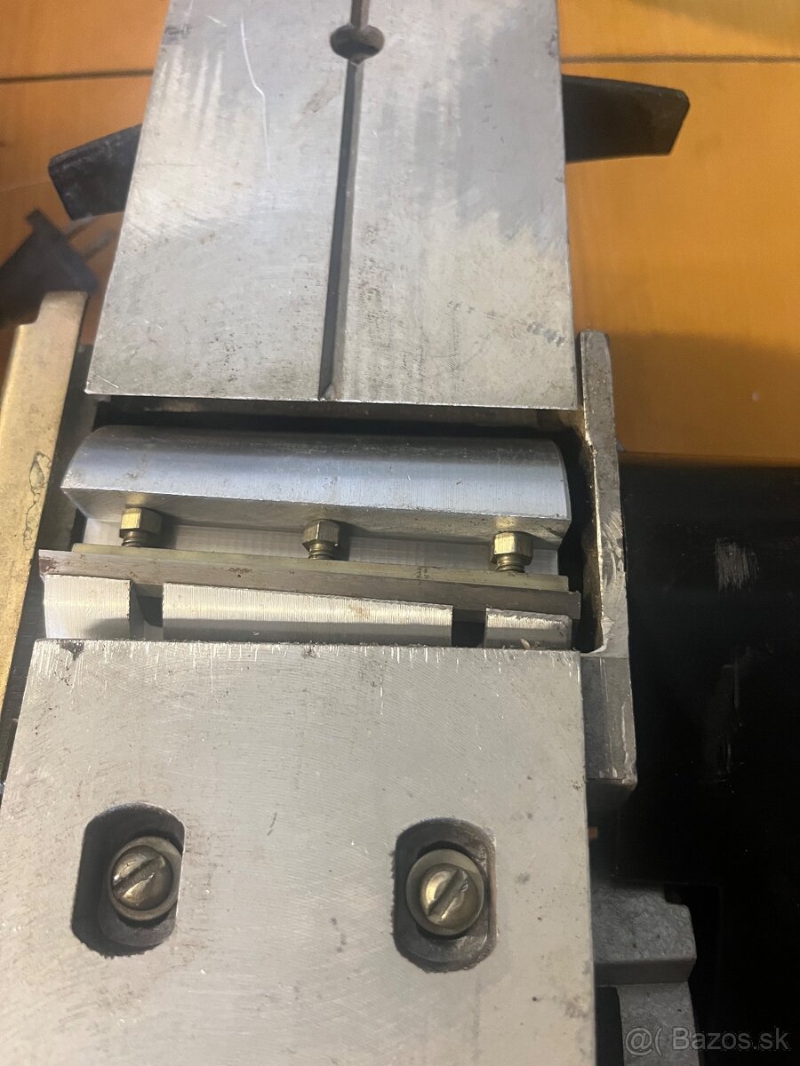 Rusky elektricky rucny hoblik - 4