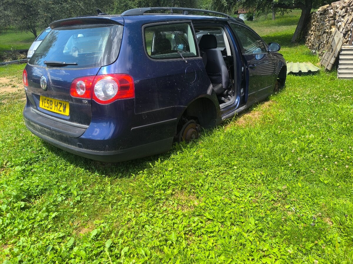 Rozpredám Passat B6 2.0 comonrail - 4