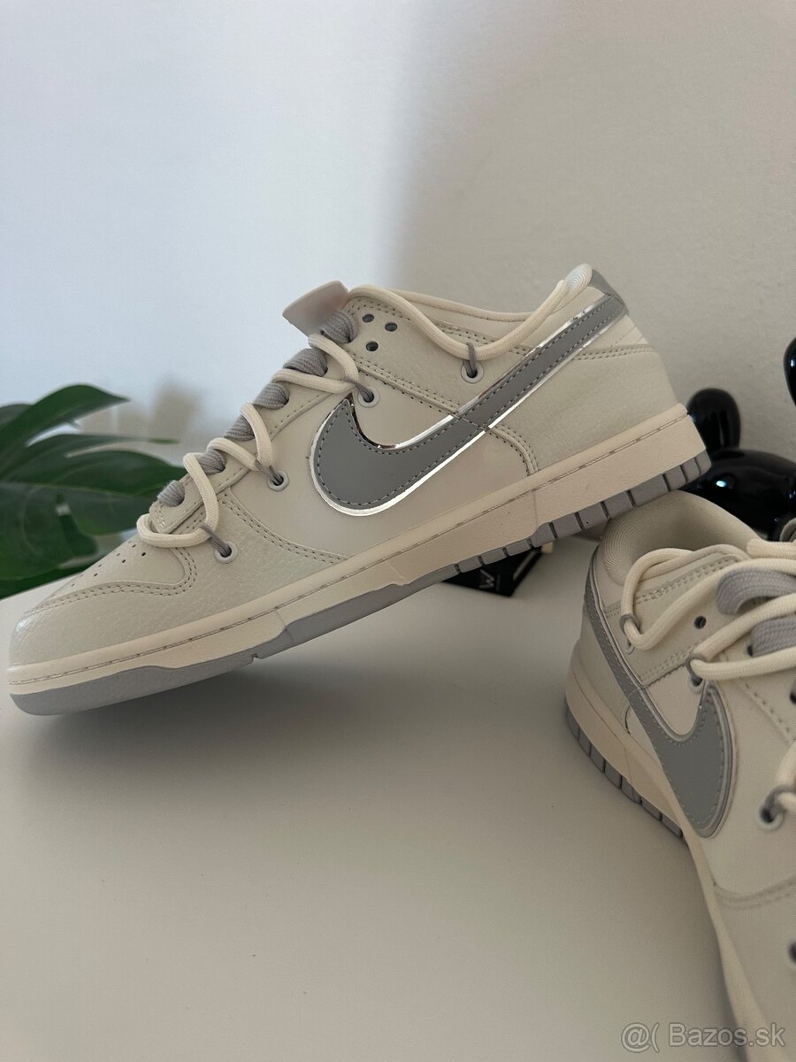 Nike Dunk LV - 4