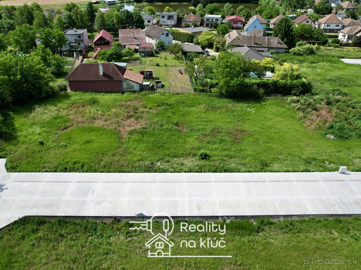 Na predaj stavebný pozemok 656m2 - Nitriansky Hrádok - 4