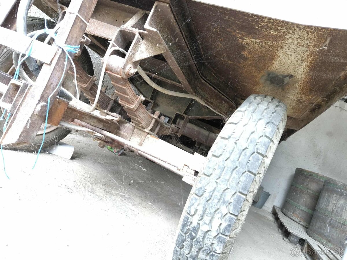 3,5 t vlečka za traktor, brzdená - 4