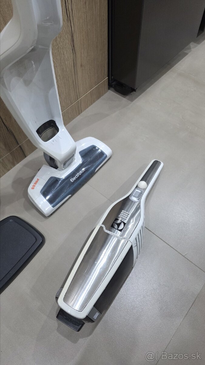 Predám tyčový vysávač Electrolux Ergorapido - 4
