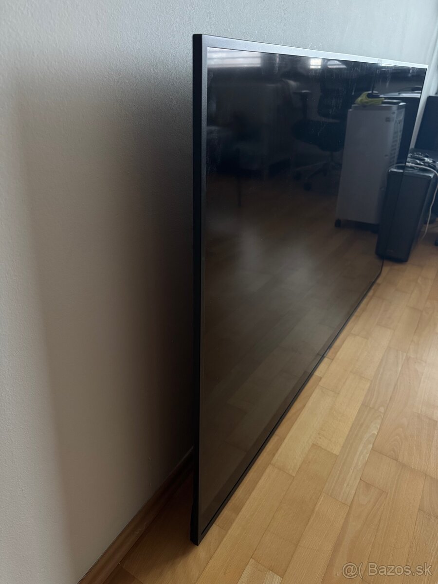 Televisor. 70" Sharp 70CL5EA - 4