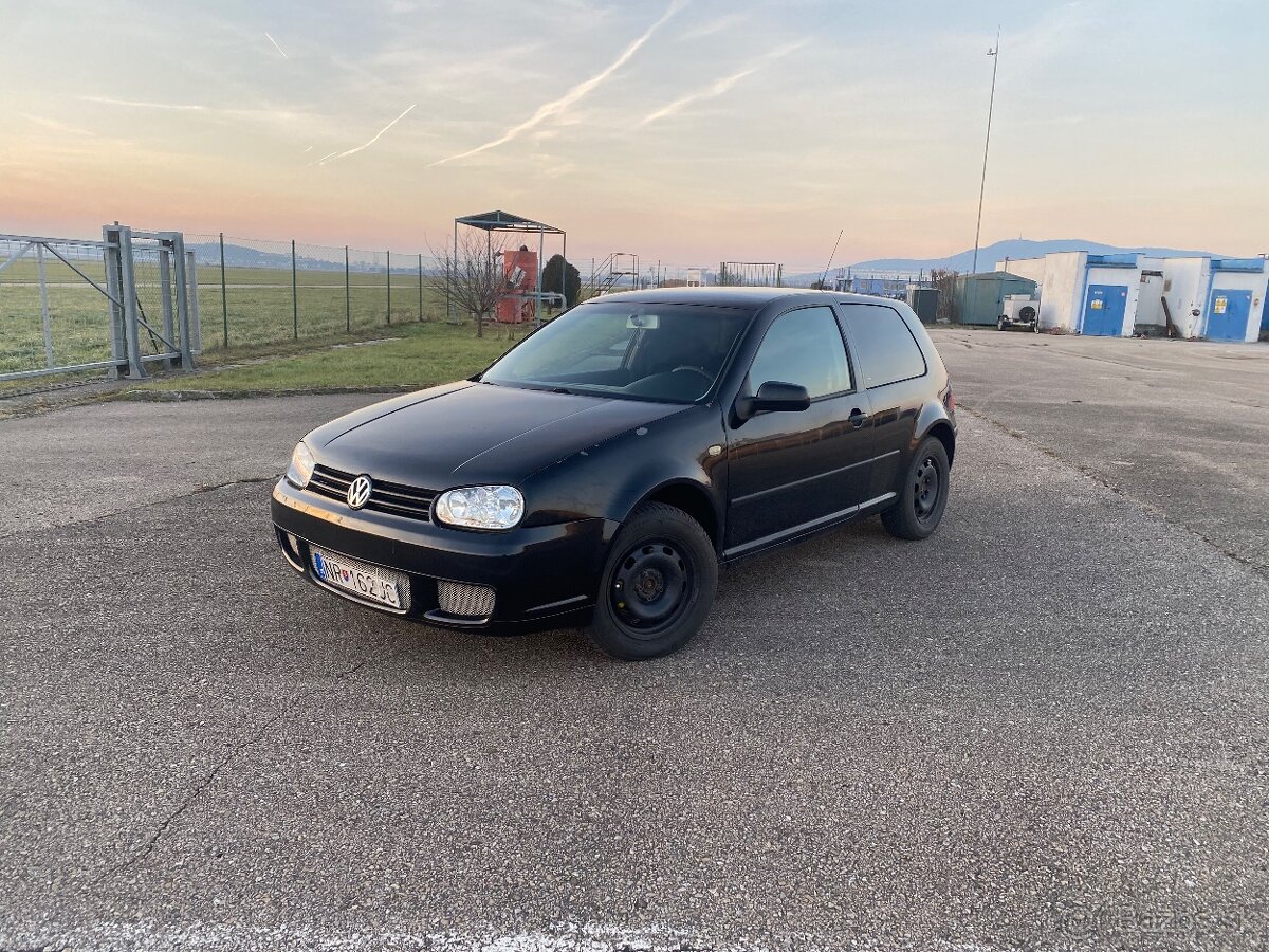 Golf 4 - 4