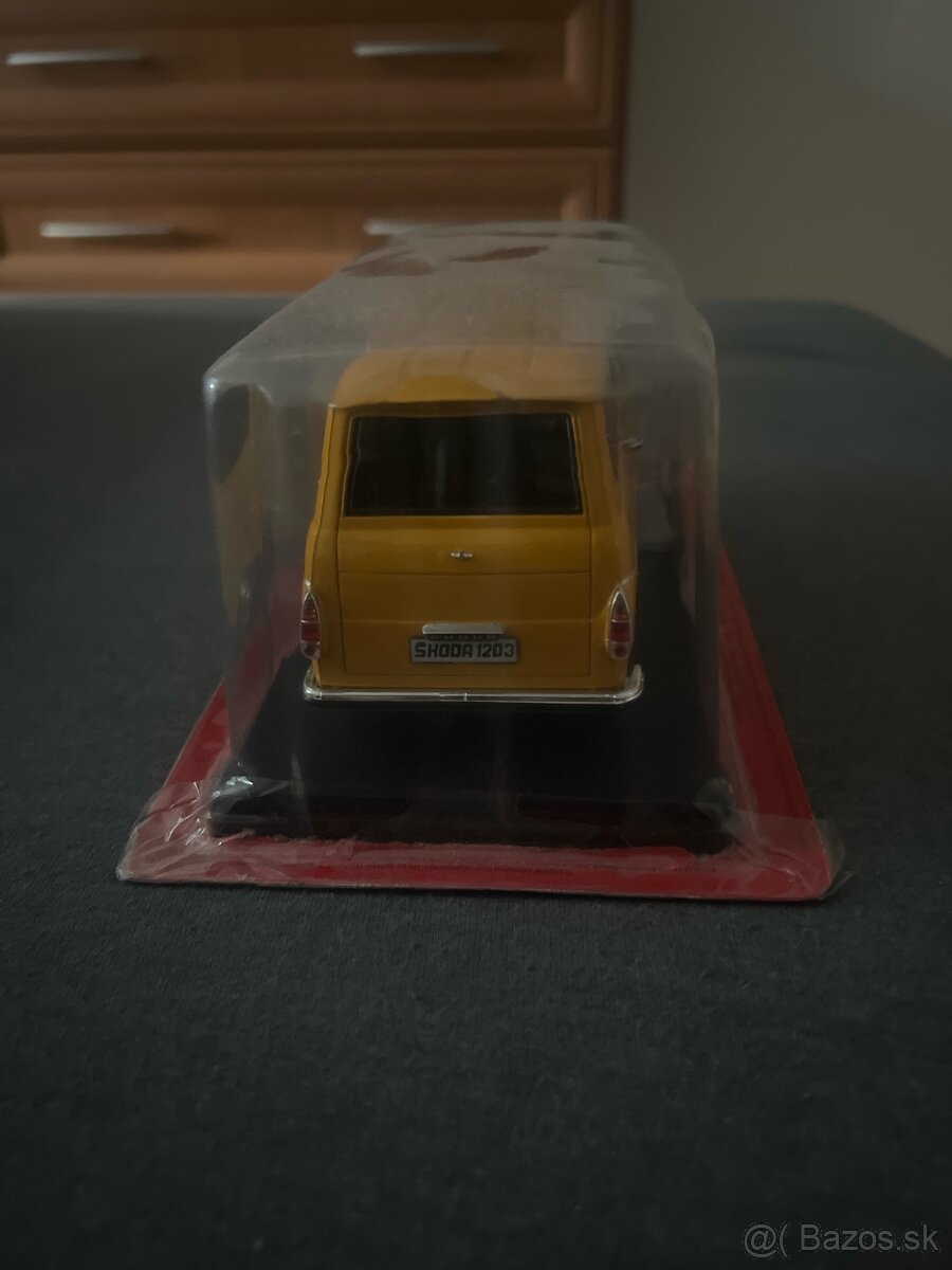 Predám model Skoda TAZ 1203 1:24 - 4