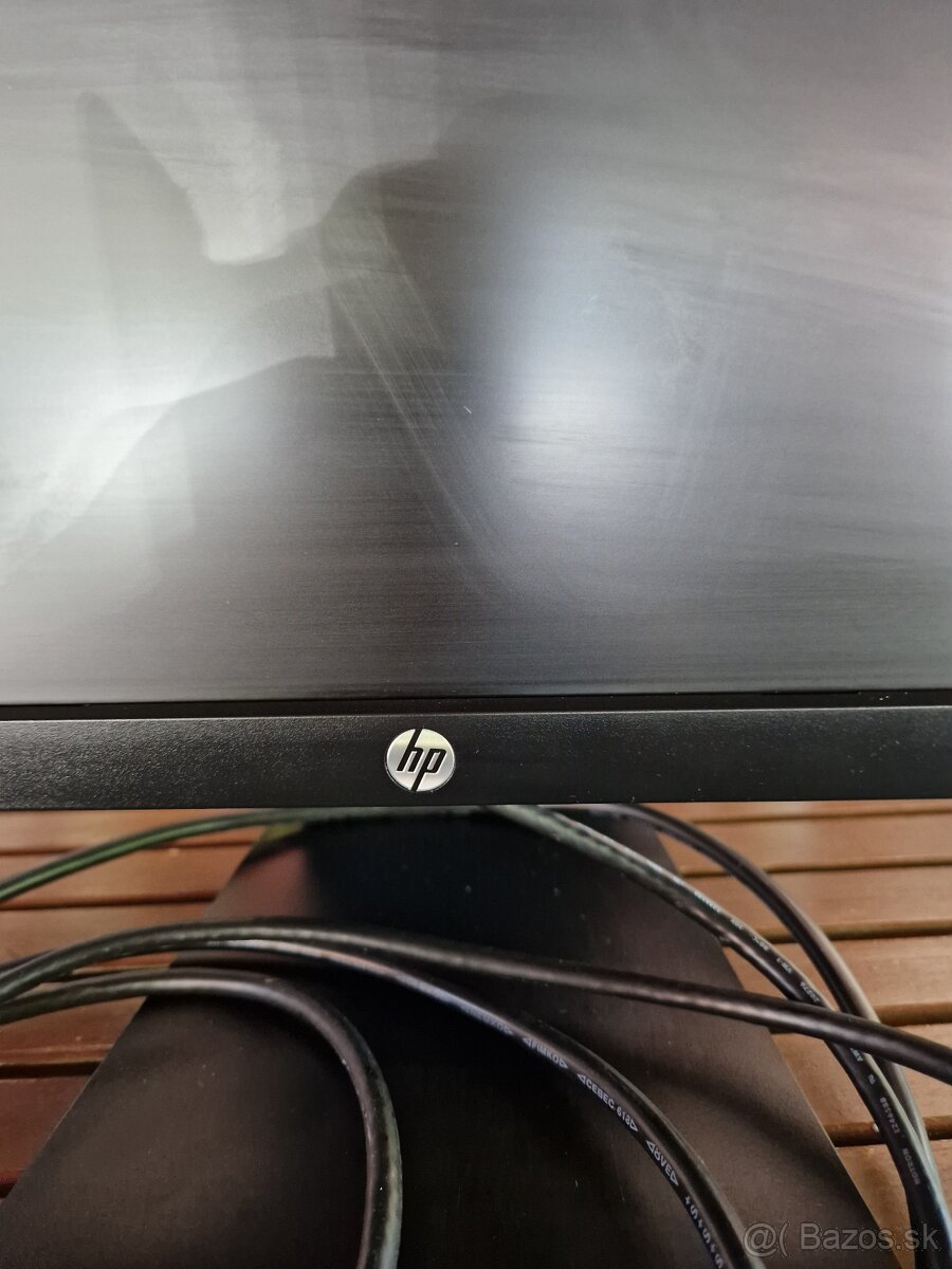 Predam LCD HP ZDisplay 23 palcovy v 100% stave - 4