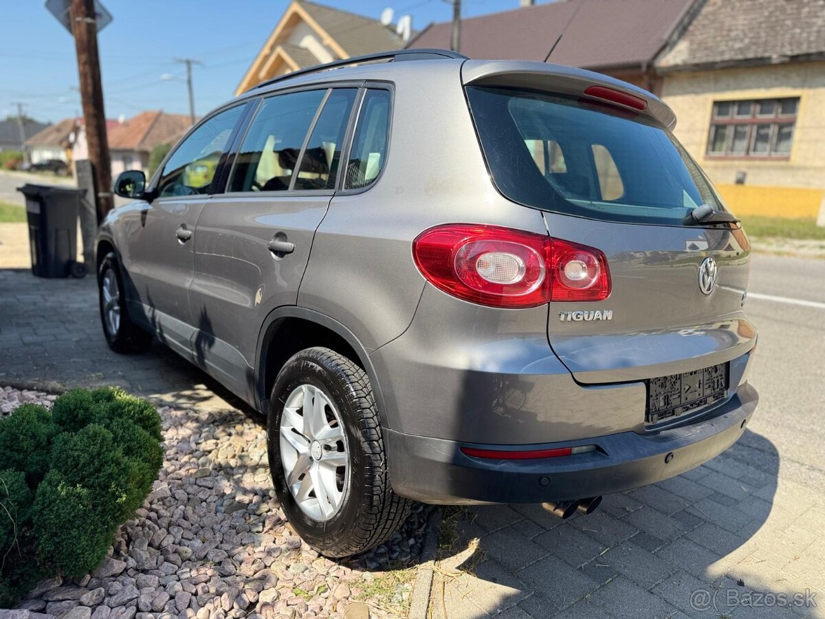 Volkswagen Tiguan - 4