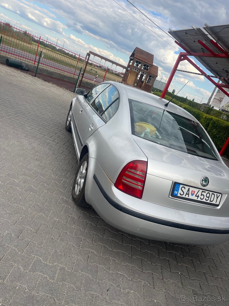 ŠKODA SUPERB 1.8T - 4