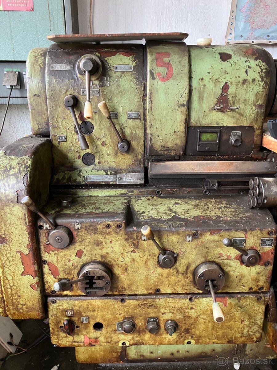 Hrotový sústruh TOS Kuřim SU 50/1000 (1957) - 4