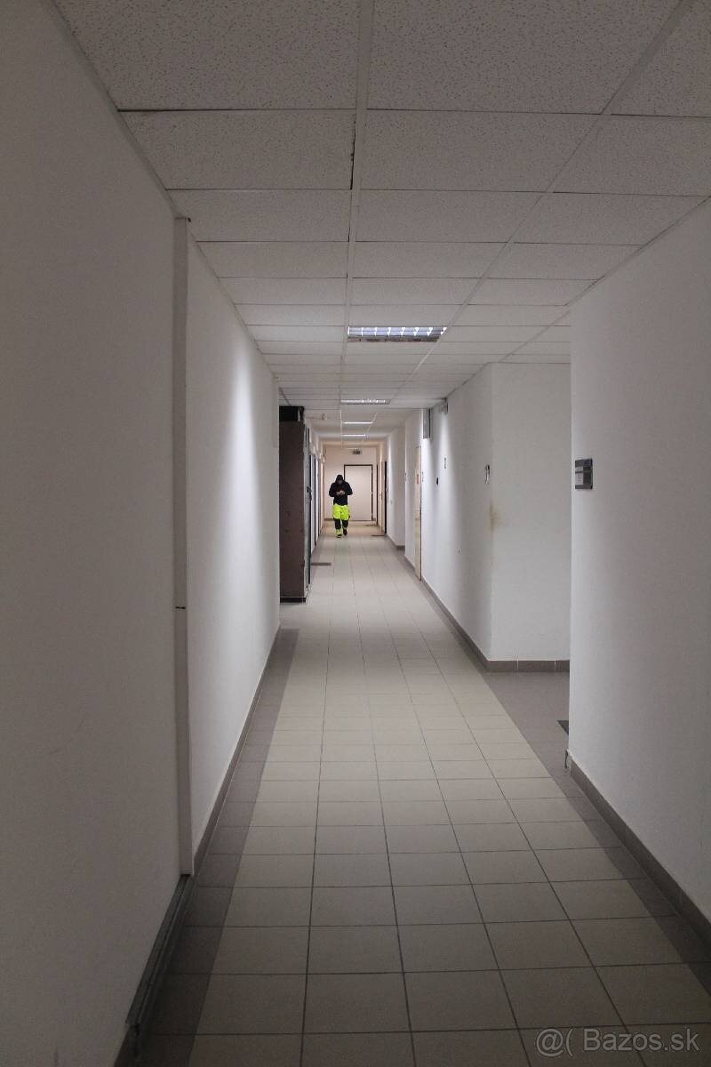 Na prenájom kancelárie s parkovaním v Žiline 12m2-89m2/9€m2 - 4