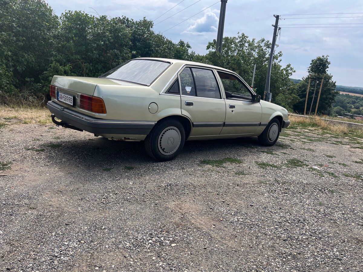 Predám / vymením Opel rekord 2.0s rv 84 - 4