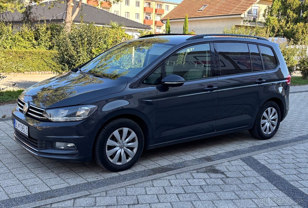 Volkswagen Touran - 4