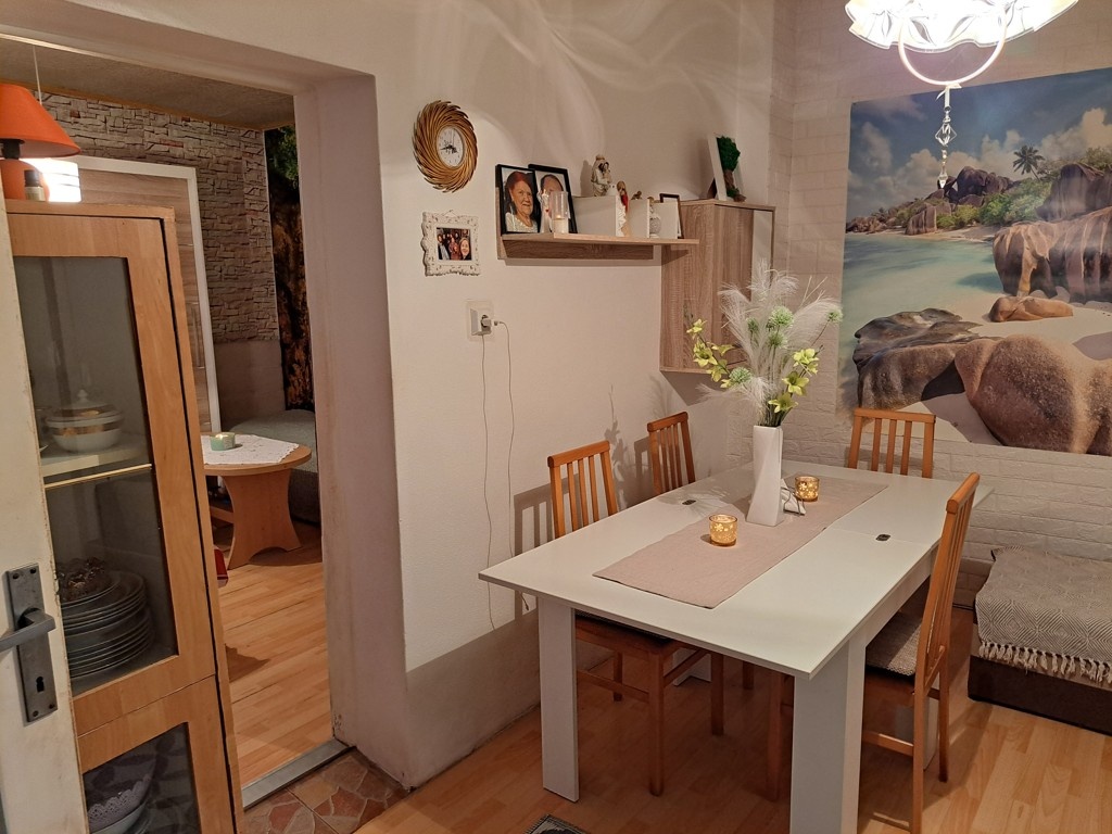 Na predaj dva rodinné domy vo Vrábloch - 4