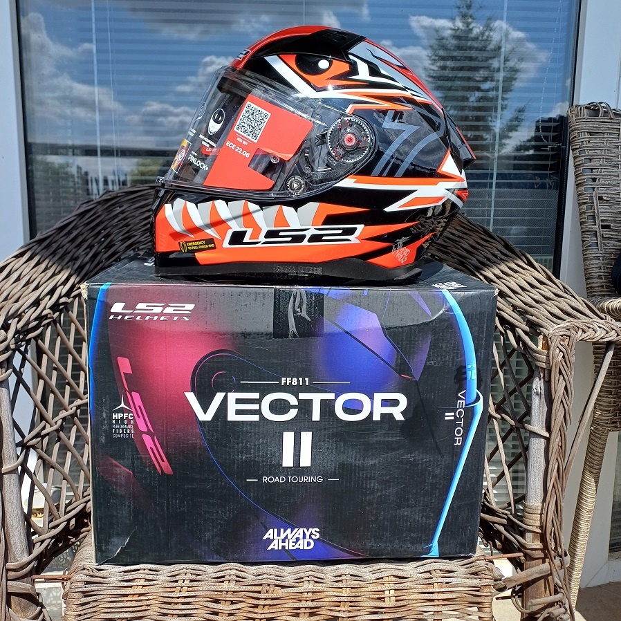 Silniční integrální přilba Ls2 Vector II - 4
