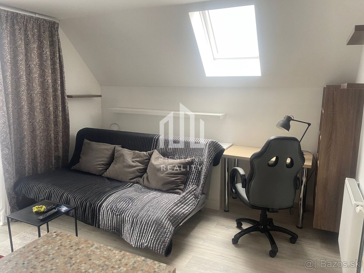 Na prenájom 2-izbový byt v dome takmer v centre, Piešťany - 4