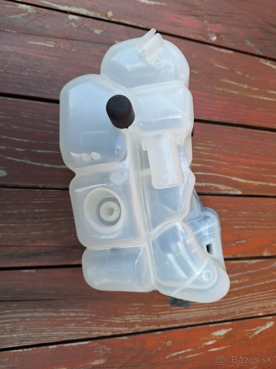 Expanzná nádoba na Ford Mondeo - 4