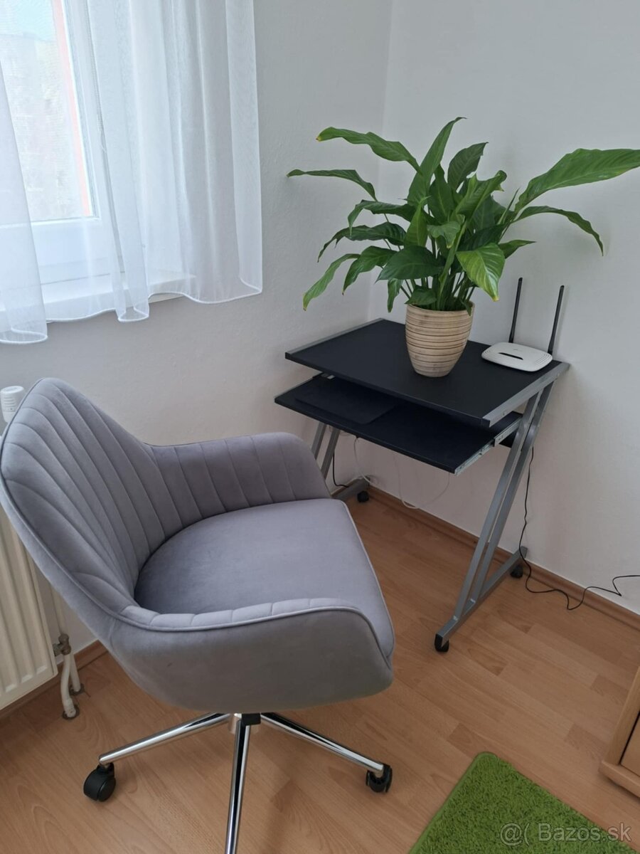 Počítačový stolík s kreslom - 4