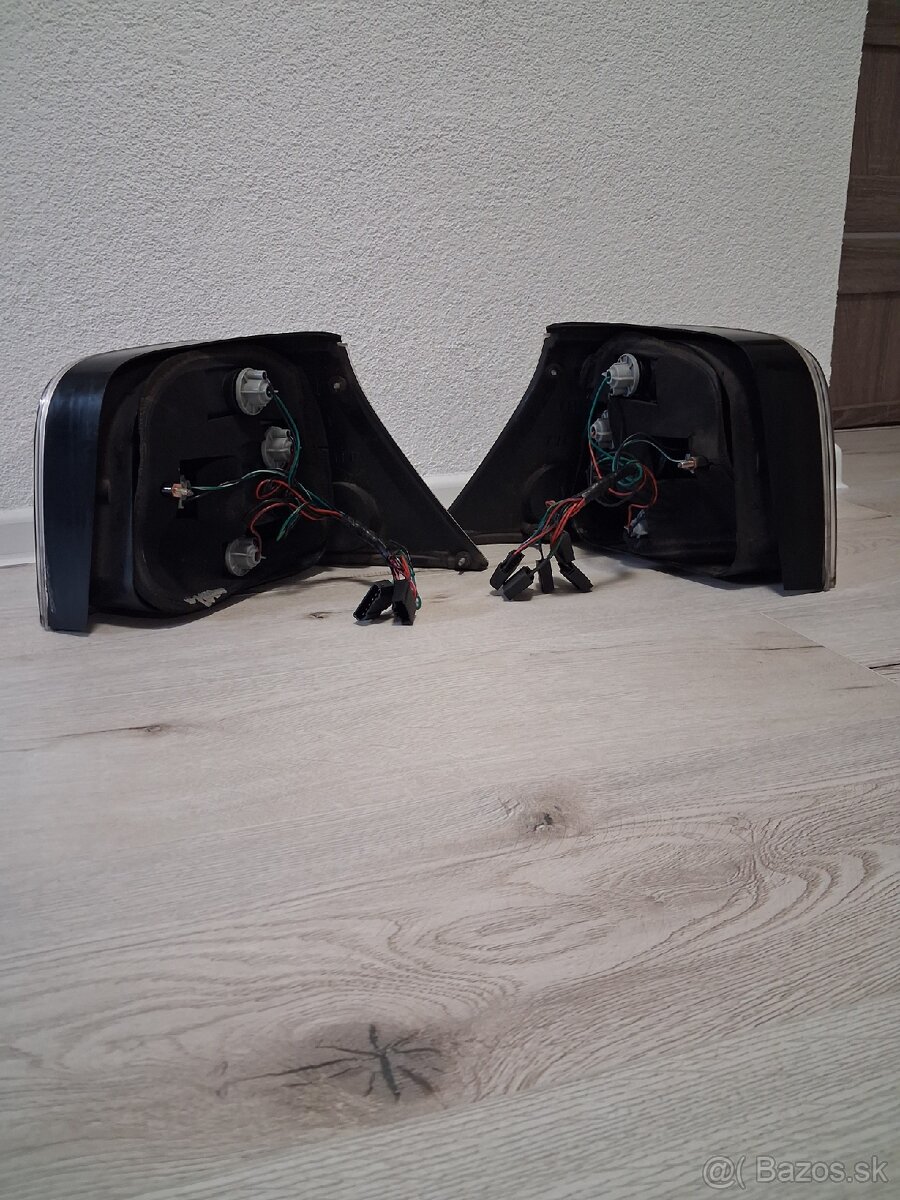 Zadné svetlá Volkswagen Golf 4 - 4